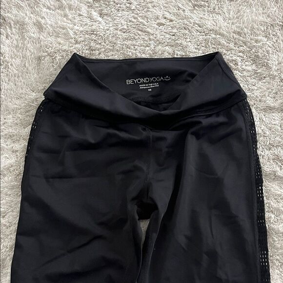Beyond Yoga Pants - Beyond Yoga women Black Leggings with sexy open leg design.  Size XS.